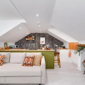 the-penthouse-6-minutes-to-the-beach.brighton-hotels-england.com/